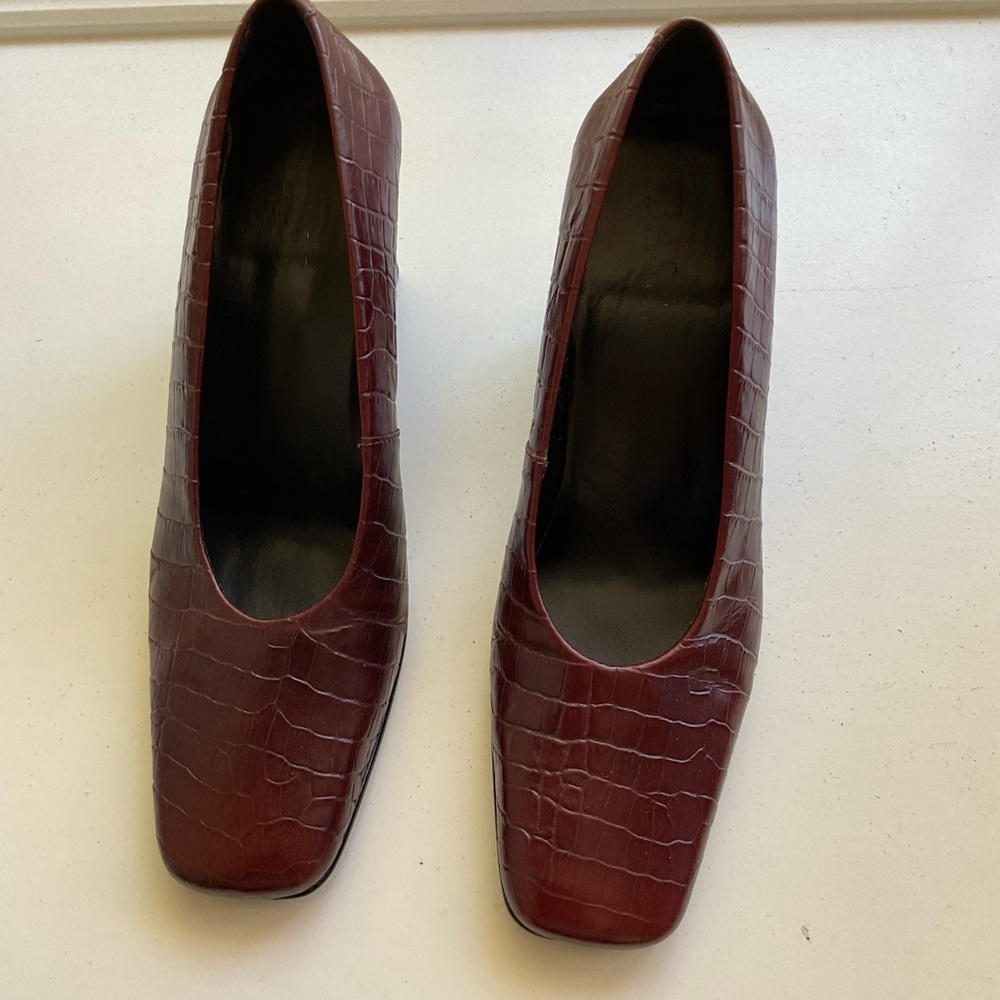 G.H.Bass & Co Brown Heels